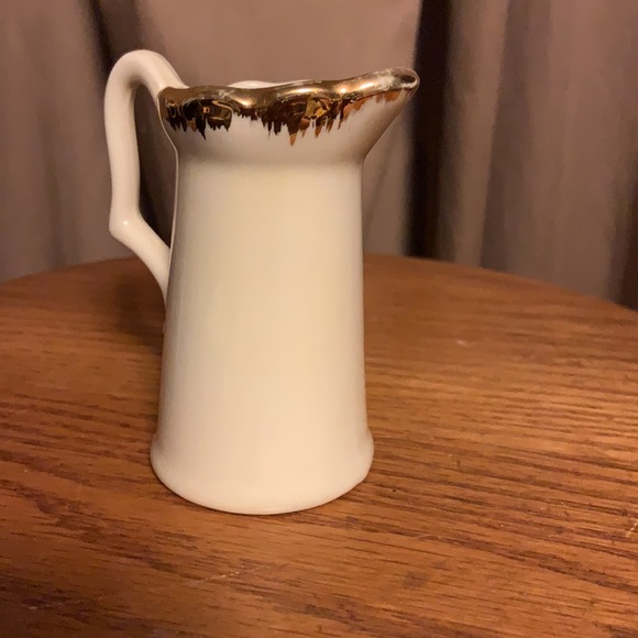 Made in USA miniature pitcher John F Kennedy & Mrs. Kennedy porcelain gold leaf - Picture 6 of 6